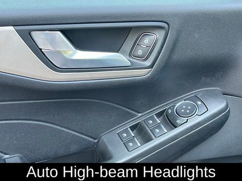 Used 2021 Ford Escape SEL image 17