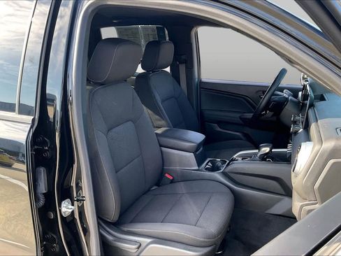 Used 2024 Chevrolet Colorado LT w/ LT Convenience Package II RWD image 9