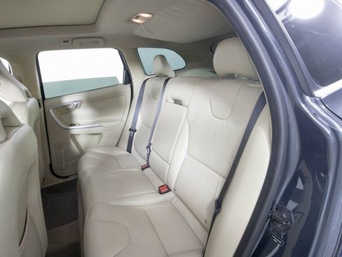 Used 2010 Volvo XC60 T6 image 13