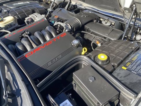 Used 2002 Chevrolet Corvette Coupe w/ Preferred Equipment Group2 RWD image 9