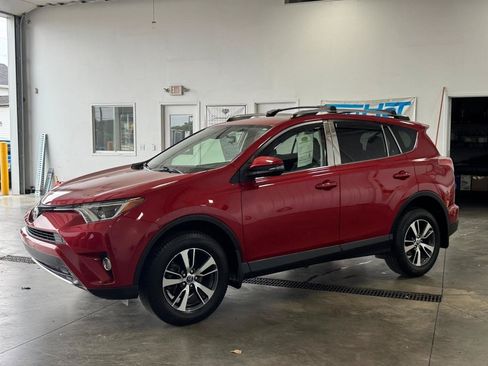 Used 2017 Toyota RAV4 XLE w/ Plus Special Value Package AWD/4WD image 24