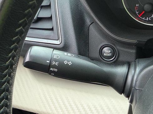 Used 2022 Subaru Ascent Premium w/ Convenience Package image 42