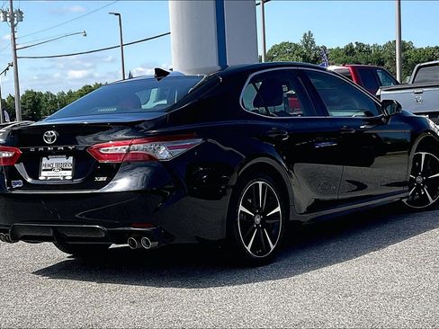 Used 2019 Toyota Camry XSE w/ Navigation Package FWD image 12
