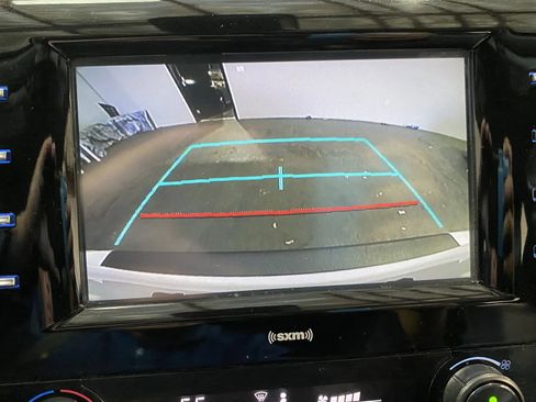 Used 2020 Toyota Camry SE w/ Carpet Mat Package image 17