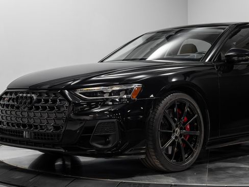 Used 2023 Audi S8 4.0T quattro image 4