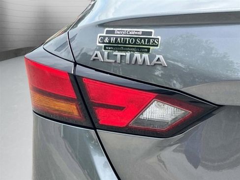 Used 2025 Nissan Altima 2.5 SV FWD image 9