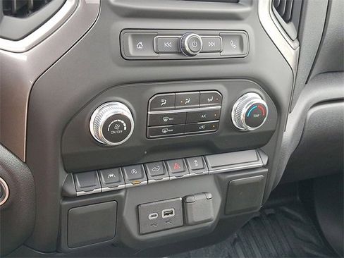 Certified 2025 GMC Sierra 1500 Pro w/ Pro Value Package image 17