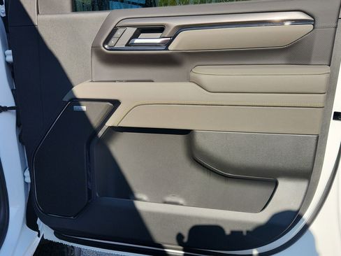 Used 2025 Chevrolet Silverado 2500 ZR2 w/ Technology Package image 48