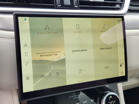 Certified 2024 Jaguar F-PACE R-Dynamic S image 21