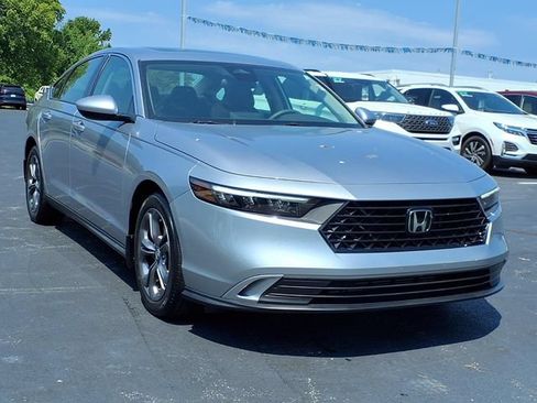 Used 2023 Honda Accord EX image 2