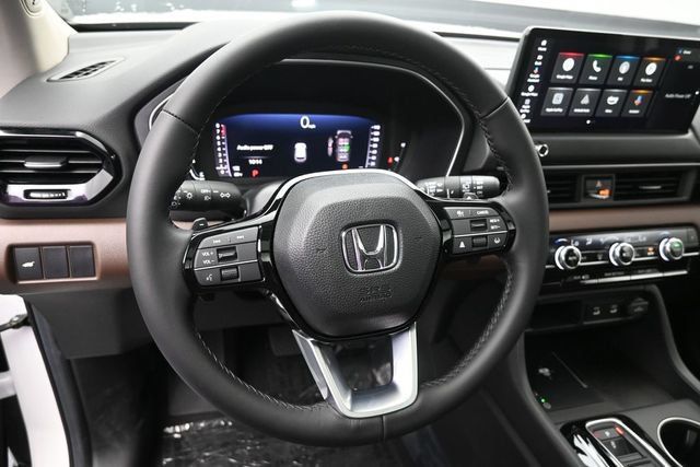 New 2026 Honda Pilot Touring image 7