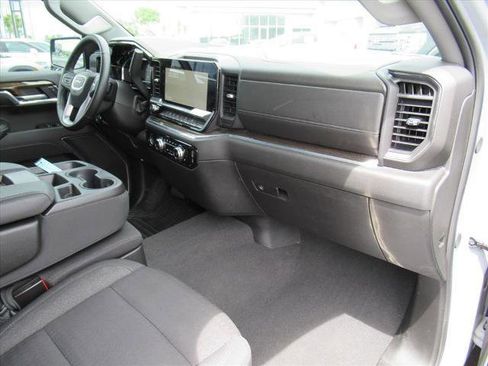 Used 2024 GMC Sierra 1500 Elevation image 11