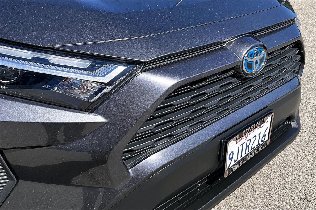 Certified 2024 Toyota RAV4 LE AWD/4WD image 33