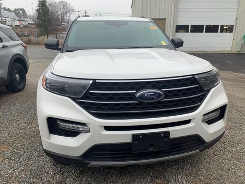 Used 2020 Ford Explorer XLT w/ Equipment Group 202A image 6