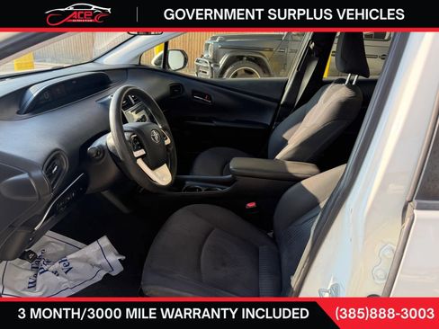 Used 2017 Toyota Prius Two w/ Prius Two Safety Plus Package FWD image 11