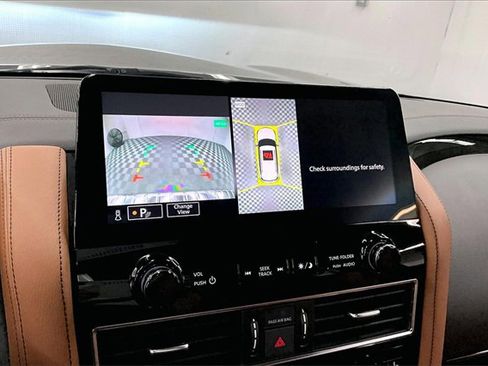 Used 2024 INFINITI QX80 Sensory w/ Cargo Package image 27