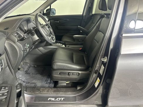 Used 2022 Honda Pilot Touring image 9