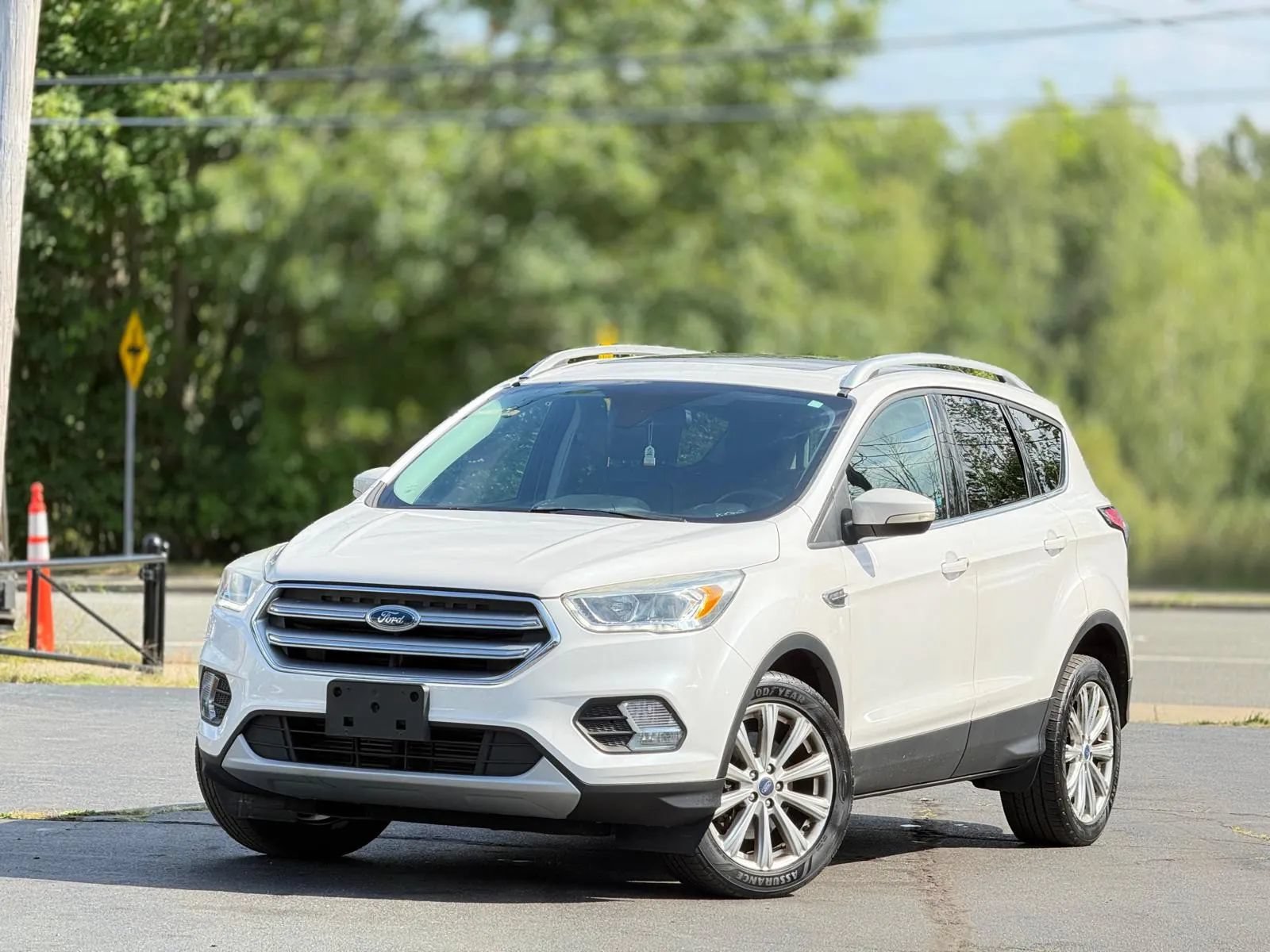 Used 2017 Ford Escape Titanium AWD/4WD image 33