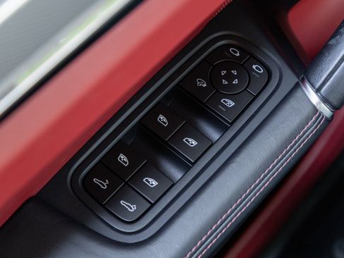 Certified 2023 Porsche Cayenne Platinum Edition AWD/4WD image 19