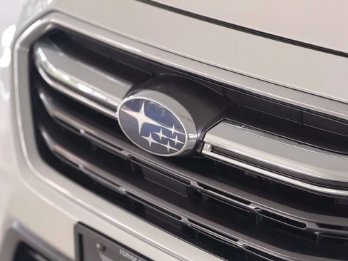 Used 2019 Subaru Outback 2.5i Limited w/ Popular Package #2 AWD/4WD image 9