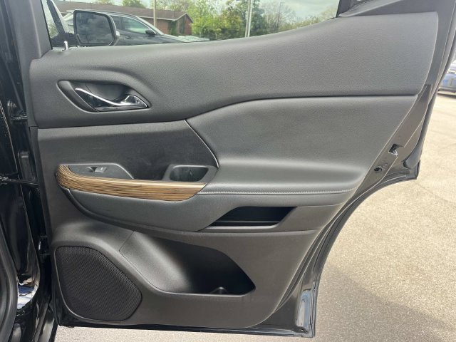 Used 2023 GMC Acadia SLE FWD image 23