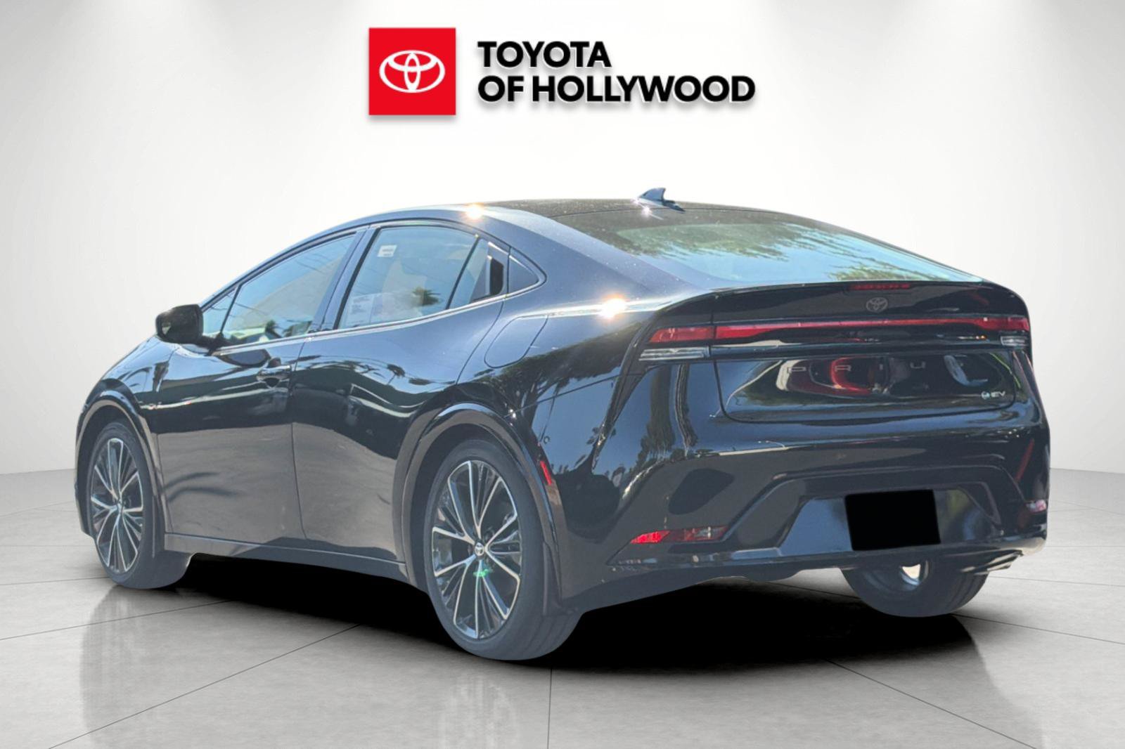 New 2027 Toyota Prius Limited w/ Limited Premium Package FWD image 6