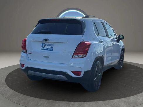 Used 2018 Chevrolet Trax LT w/ Sun & Sound Package FWD image 9