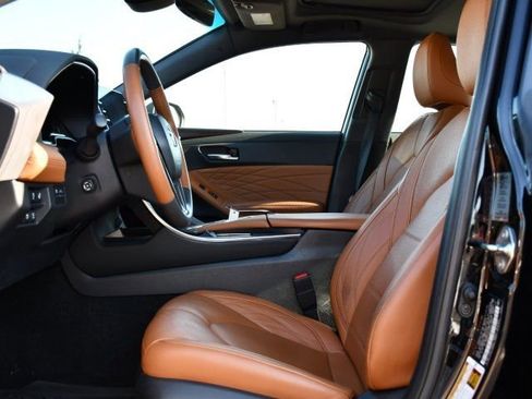 Used 2019 Toyota Avalon Limited image 12