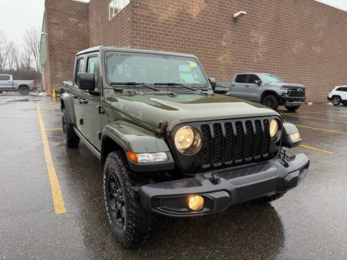 Used 2023 Jeep Gladiator Willys image 2