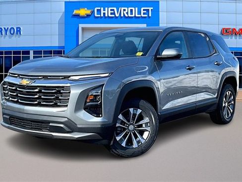 New 2026 Chevrolet Equinox LT image 2