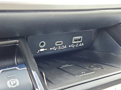 Used 2023 Subaru Outback Limited image 19
