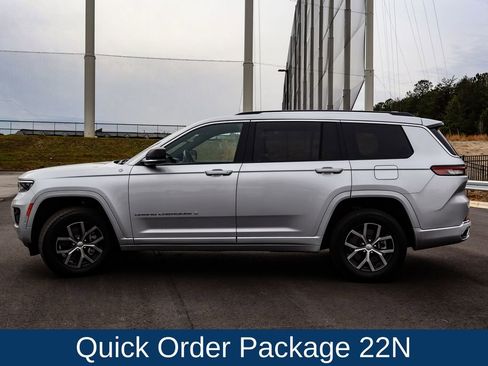 Used 2022 Jeep Grand Cherokee L Overland w/ Advanced Protech Group III image 4