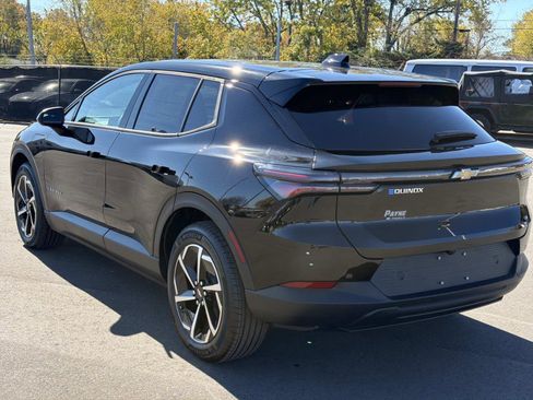 New 2026 Chevrolet Equinox EV LT image 12