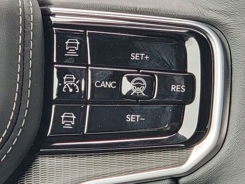 New 2026 Jeep Grand Wagoneer Summit AWD/4WD image 34