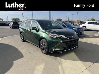 Used 2025 Toyota Sienna Platinum