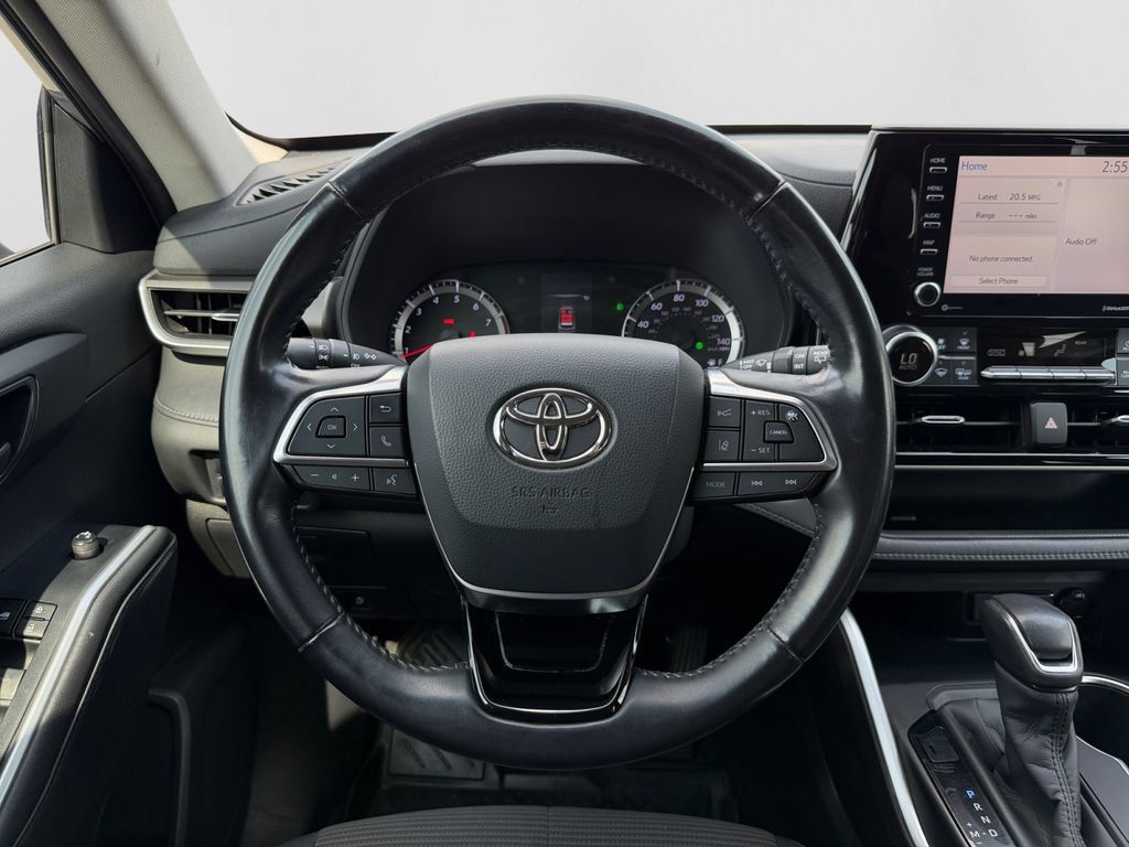 Used 2020 Toyota Highlander LE AWD/4WD image 20