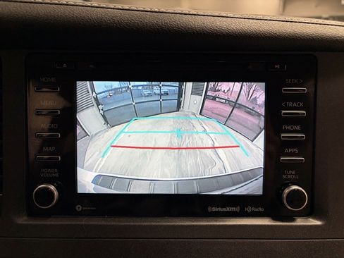 Used 2019 Toyota Sienna XLE image 20