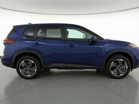 Used 2025 Nissan Rogue SV image 11