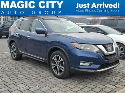 Used 2017 Nissan Rogue SL w/ SL Premium Package