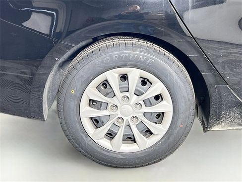 Used 2024 Kia Forte LX image 32