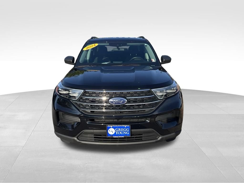 Used 2024 Ford Explorer XLT AWD/4WD image 10