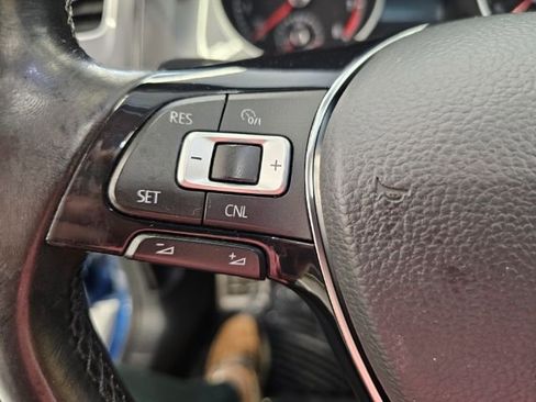 Used 2017 Volkswagen Golf Alltrack S image 16
