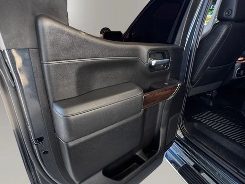 Used 2021 GMC Sierra 1500 SLT w/ SLT Premium Package RWD image 17