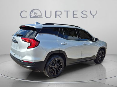 Used 2021 GMC Terrain SLT w/ Infotainment Package II FWD image 5