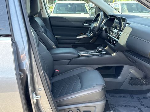 Used 2025 Nissan Pathfinder Platinum w/ Cargo Package FWD image 34