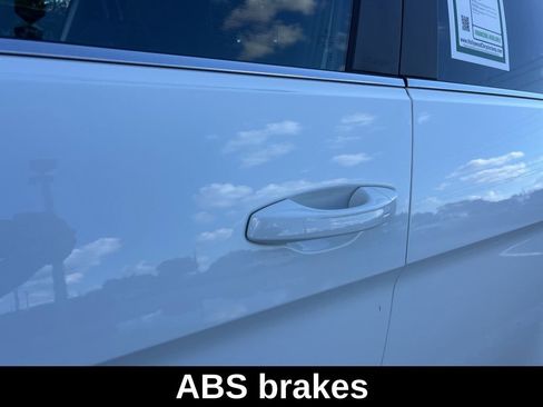 Used 2024 Volkswagen Atlas Cross Sport SE image 21