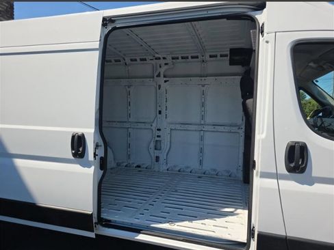 Used 2023 RAM ProMaster 3500 w/ Driver Convenience Group FWD image 8