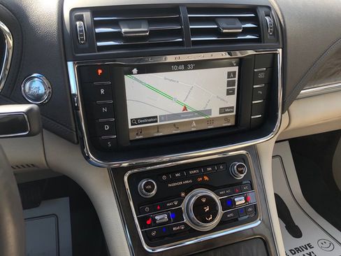 Used 2017 Lincoln Continental Reserve w/ Climate Package image 24