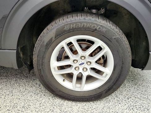 Used 2025 Ford Explorer Active AWD/4WD image 9