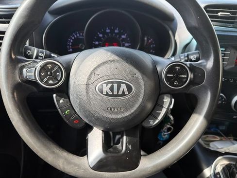 Used 2016 Kia Soul FWD image 12